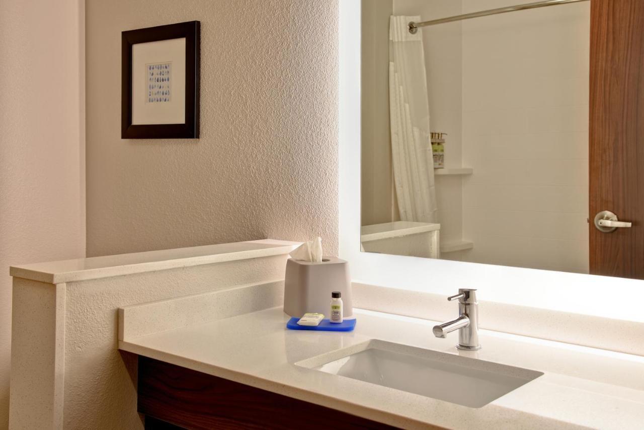 Holiday Inn Express & Suites - Ottawa By Ihg Экстерьер фото